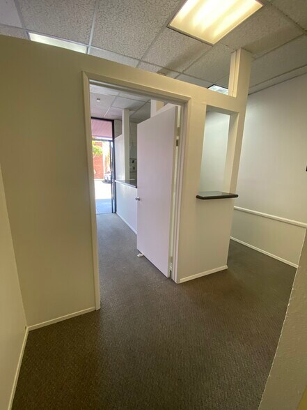 More Photos Of 6602-6628 Mission Gorge Rd, San Diego Unknown For Lease