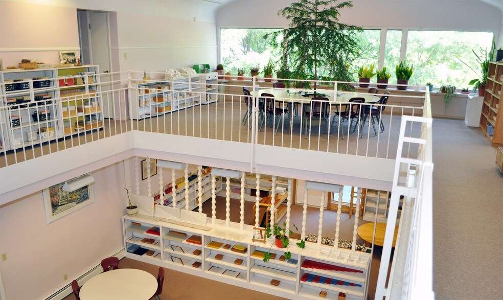 More Photos Of 17892 Chillicothe Rd, Chagrin Falls Office For Sale