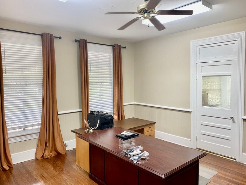 More Photos Of 316 S Washington St, Bainbridge Office For Sale