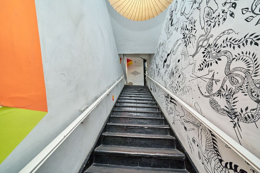 More Photos Of 118 Winston St, Los Angeles General Retail For Sale