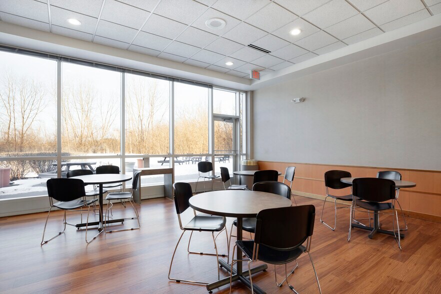 More Photos Of 8650 Hudson Blvd, Lake Elmo Medical For Lease