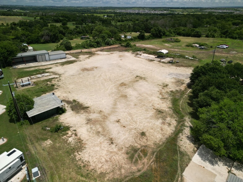More Photos Of 126 Grist Mill Rd, Kyle Warehouse For Lease