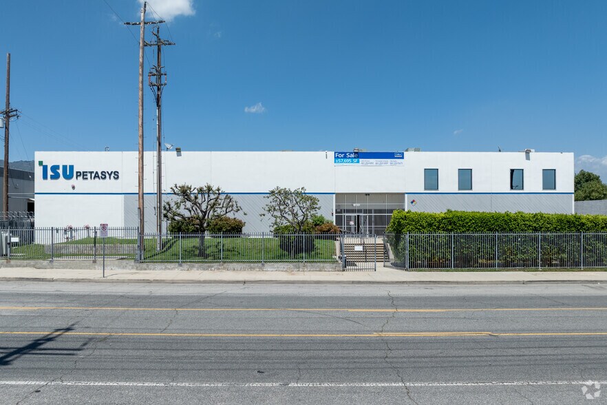 More Photos Of 12930 Bradley Ave, Sylmar Warehouse For Lease