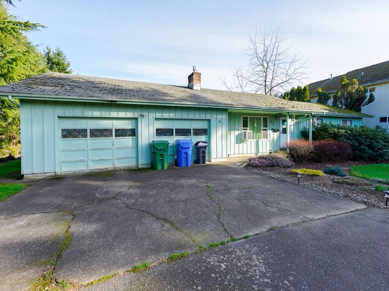 More Photos Of 4856 32nd Ave SE, Salem Industrial For Sale