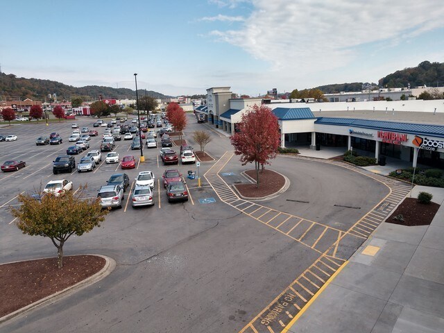 More Photos Of 6719-6741 Clinton Hwy, Knoxville Unknown For Lease