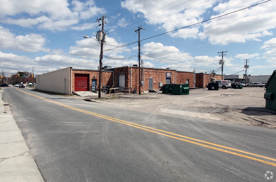 More Photos Of 4202-4216 Oleander Dr, Wilmington Storefront Retail Office For Lease