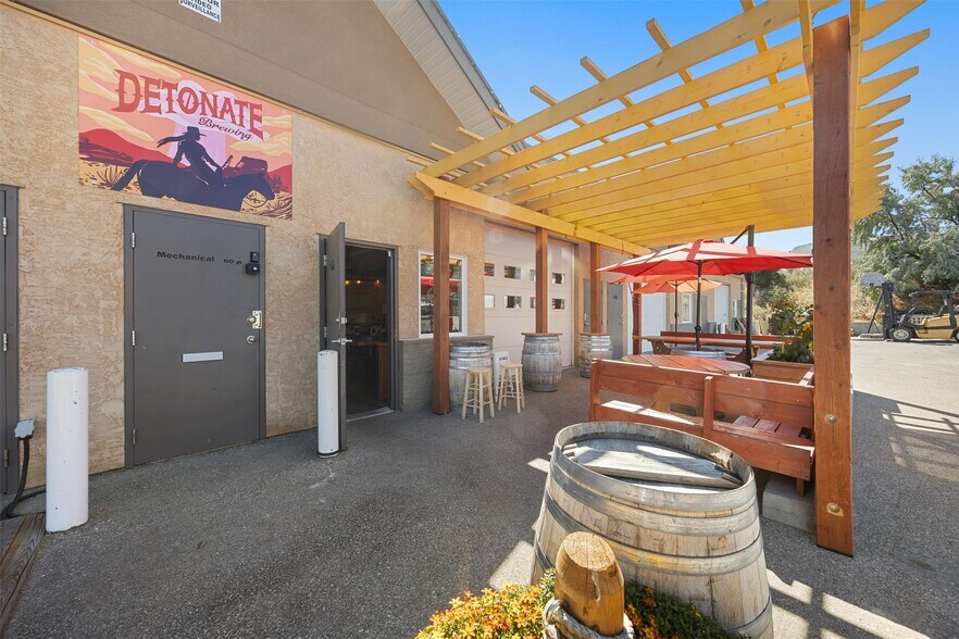 More Photos Of 9503 Cedar Av, Summerland Warehouse For Sale