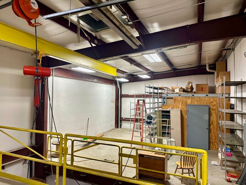 More Photos Of 1219 Pennsylvania Ave, Charleston Industrial For Sale