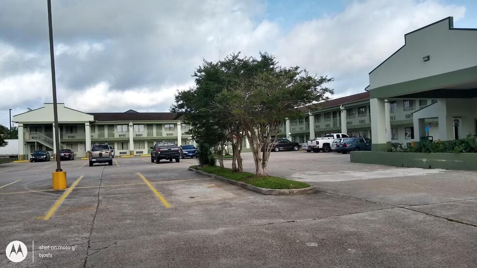 More Photos Of 2605 S Range Ave, Denham Springs Hotel For Sale