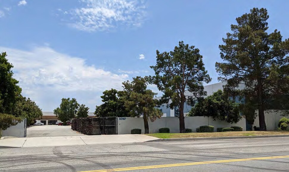 More Photos Of 1010 E Belmont St, Ontario Warehouse For Sale