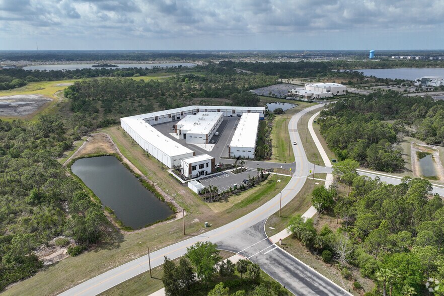 More Photos Of 5451 Communications Pky, Lakewood Ranch Showroom For Sale