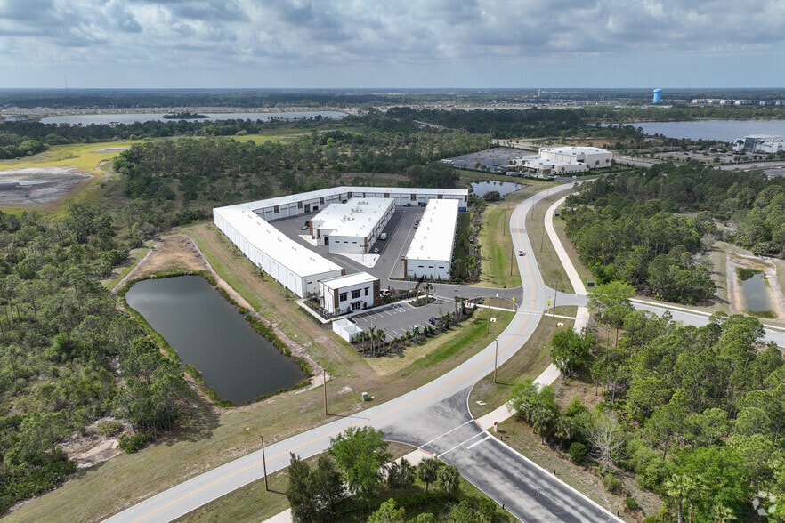 More Photos Of 5451 Communications Pky, Lakewood Ranch Showroom For Sale