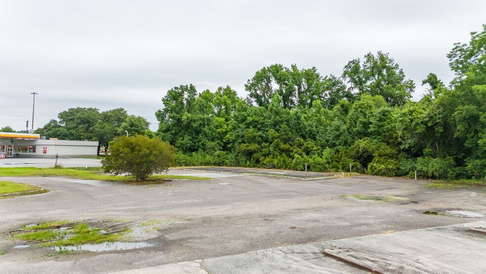 More Photos Of 61 Charles Frazier Cir, Yemassee General Retail For Sale