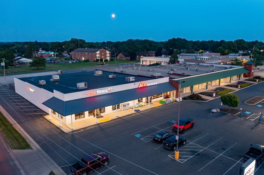 More Photos Of 1190 N Court St, Circleville Freestanding For Lease