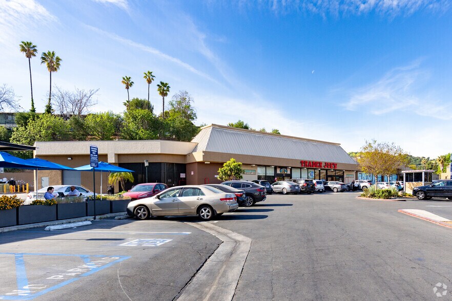 Primary Photo Of 11976-11996 Ventura Blvd, Studio City General Retail For Lease