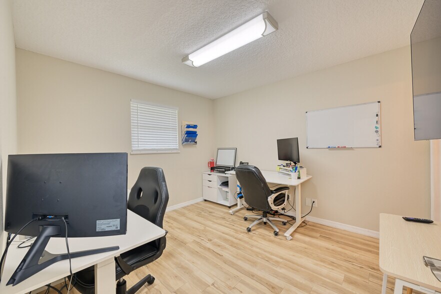 More Photos Of 1824 Blanding Blvd, Jacksonville Medical For Sale