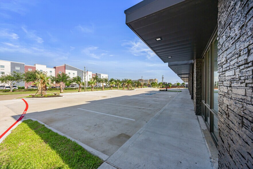 More Photos Of 1247 S 13th St, La Porte General Retail For Lease
