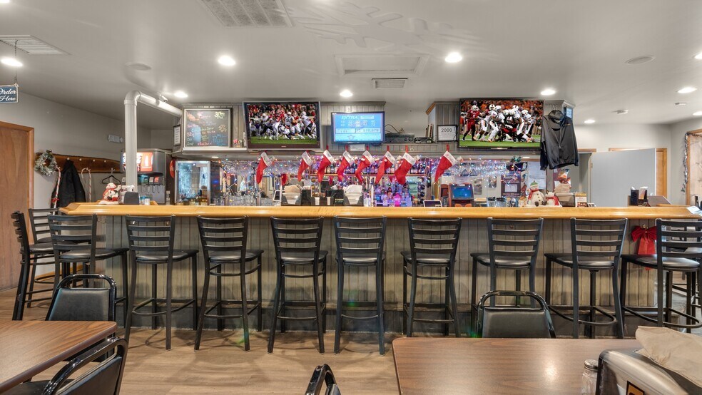 More Photos Of 12227-12229 Seymour Rd, Grass Lake Restaurant For Sale