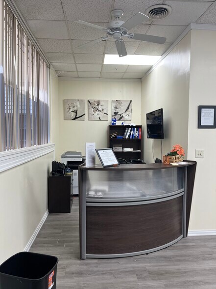 More Photos Of 6978 Main St, Lithonia Storefront Retail Office For Lease