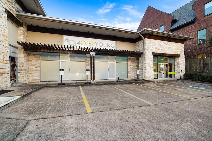 More Photos Of 550 Heights Blvd, Houston Freestanding For Lease
