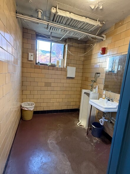 More Photos Of 224 E Rensselaer St, Bucyrus General Retail For Sale