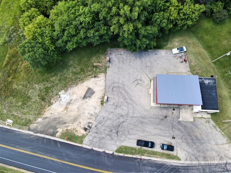 More Photos Of 243 Spring St, Highland Carwash For Lease