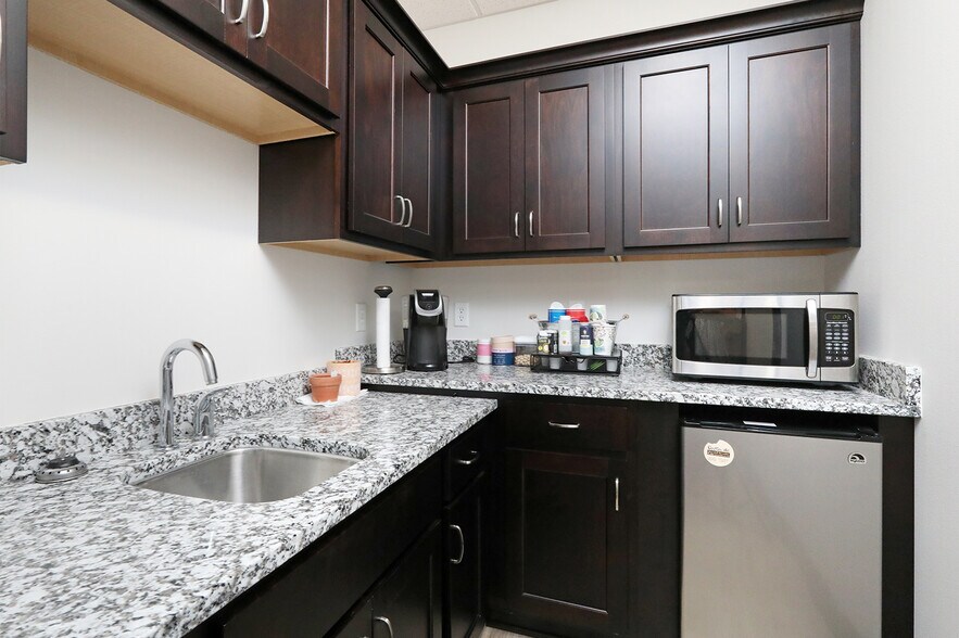 More Photos Of 2714 Aspen Rd, Ames Office For Lease