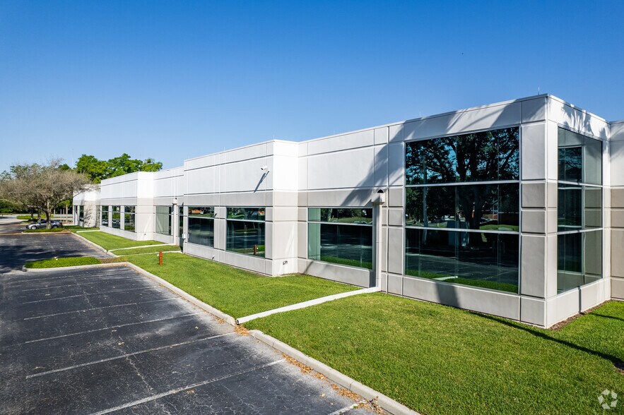 More Photos Of 70 S Keller Rd, Orlando Office For Sale