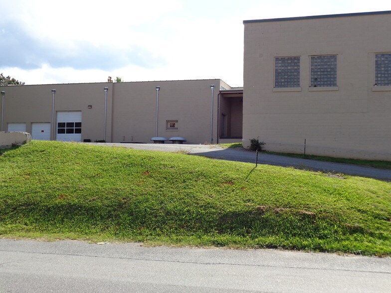 More Photos Of 1811 Memorial Ave, Lynchburg Storefront For Lease