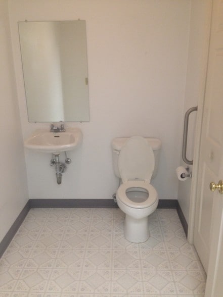 More Photos Of 186 Thomas Johnson Dr, Frederick Unknown For Lease