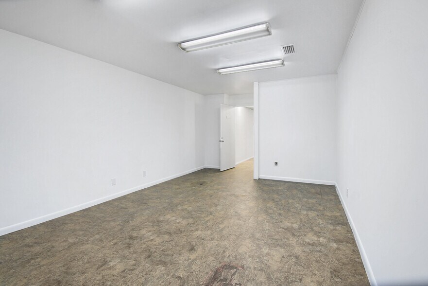 More Photos Of 1873 Everlee Rd, Jacksonville Industrial For Sale