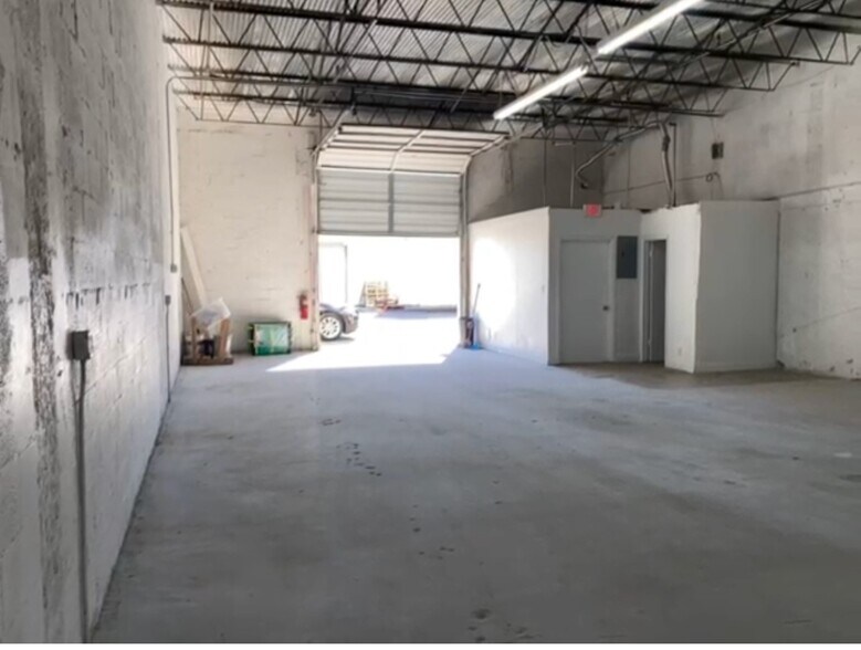More Photos Of 1360 NW 65th Ave, Plantation Warehouse For Lease