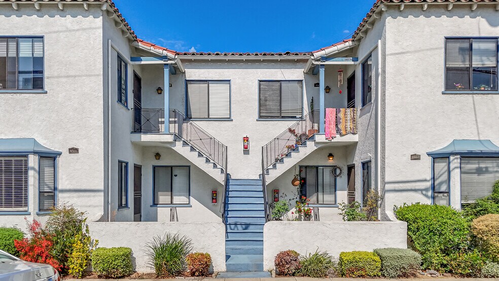 More Photos Of 2535-2545 E Broadway, Long Beach Storefront Retail Residential For Sale