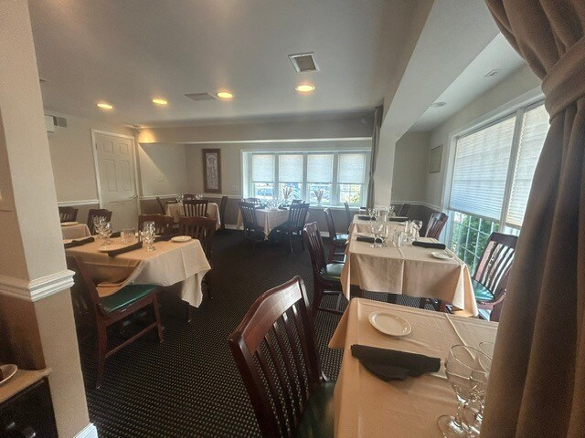 More Photos Of 12907 Long Beach Blvd, Long Beach Township Restaurant For Sale