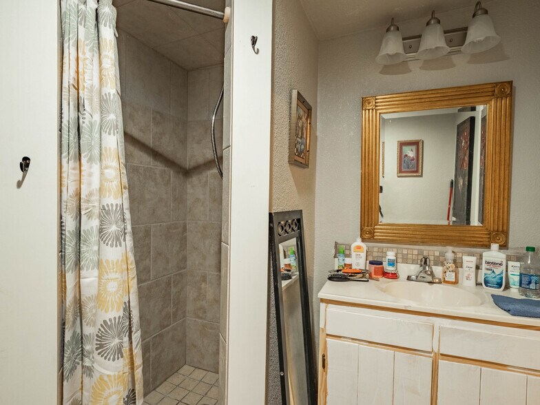 More Photos Of 424 N Texas St, De Leon Restaurant For Sale