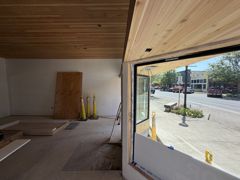 More Photos Of 342 S Broadway St, Estacada General Retail For Lease