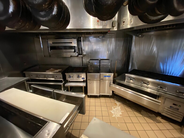 More Photos Of 326 S Guadalupe St, Santa Fe Restaurant For Lease