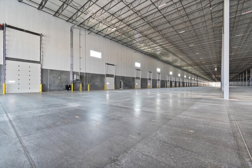 More Photos Of 951 E Gowen Rd, Boise Industrial For Lease