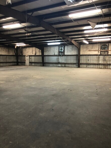 More Photos Of 3511 Century Blvd, Lakeland Warehouse For Lease