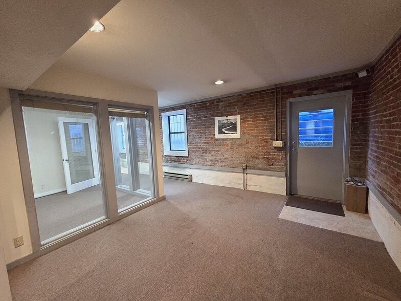 More Photos Of 1318 SW 12th Ave, Portland Office For Sale