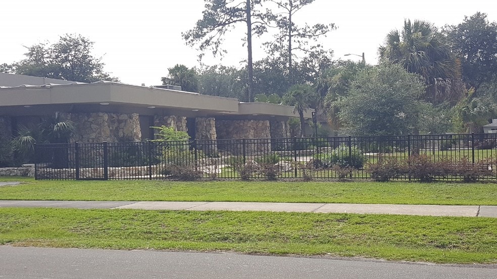 Primary Photo Of 207 NW 23rd Ave, Gainesville Medical For Sale