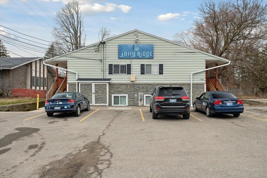 More Photos Of 645 E Jolly Rd, Lansing Apartments For Sale
