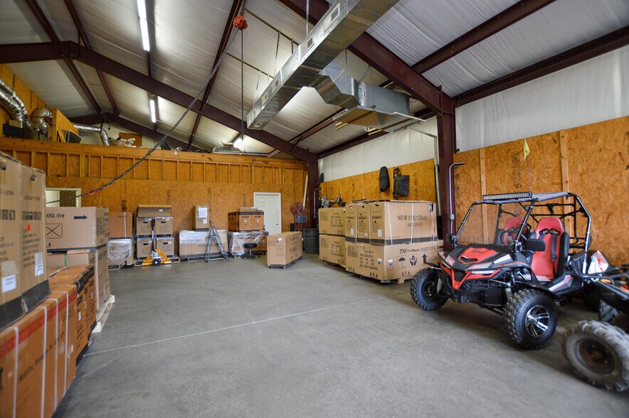 More Photos Of 12056 Stallings Commerce Dr, Matthews Showroom For Lease