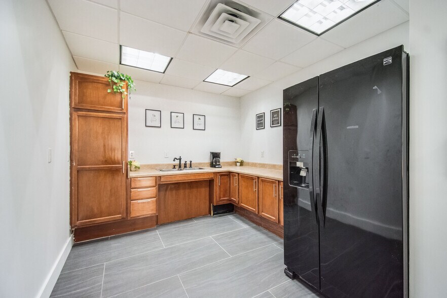 More Photos Of 3390 Kori Rd, Jacksonville Medical For Lease