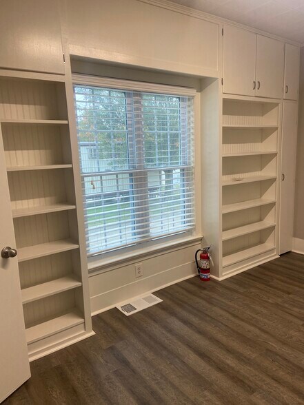 More Photos Of 225 E Liberty St, Medina Office For Lease