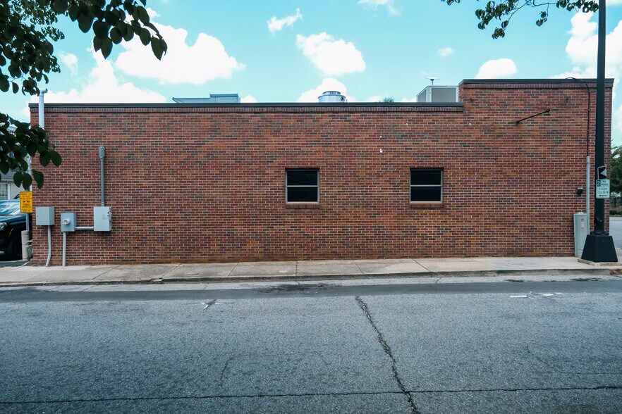 More Photos Of 220 E Coffee St, Greenville Office Residential For Lease