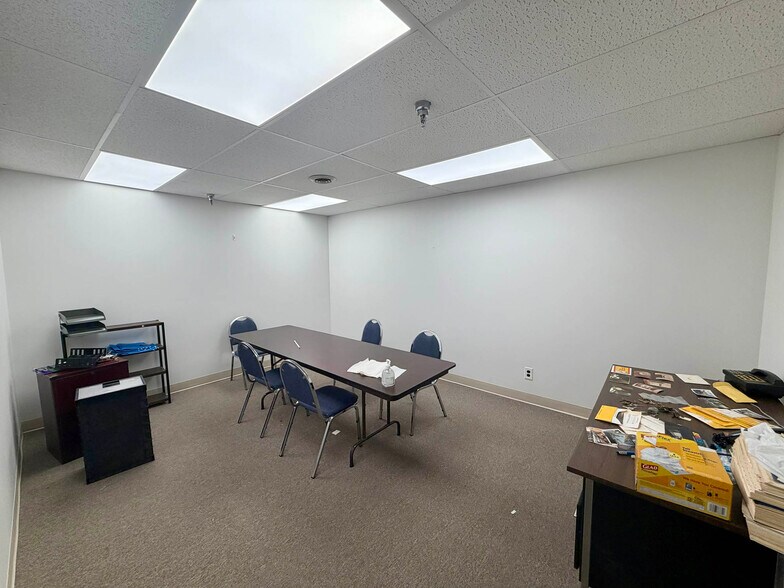 More Photos Of 4030 Gill Ave, Hampstead Research And Development For Sale