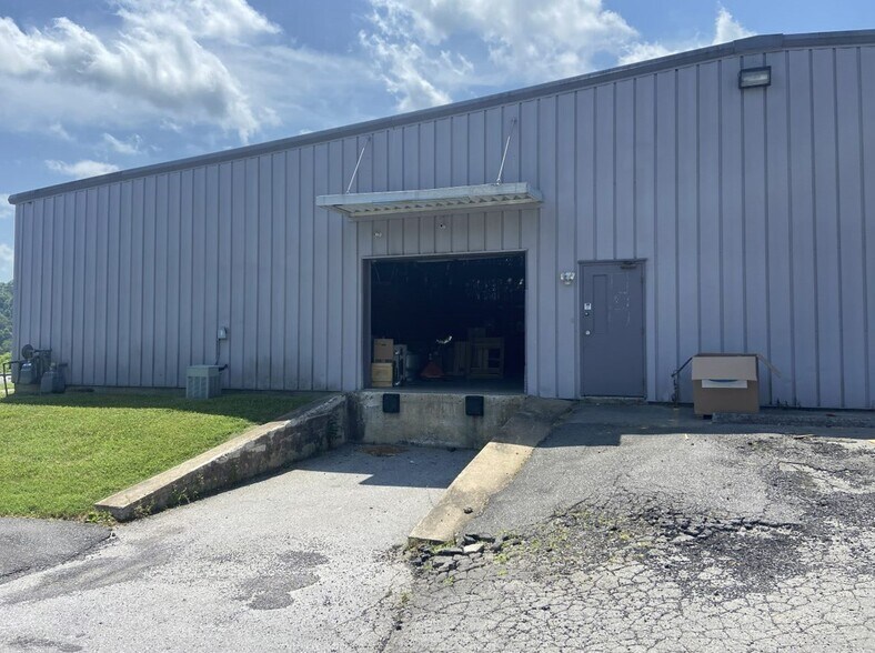 More Photos Of 1055 Ridgecrest Dr, Millersville Industrial For Sale