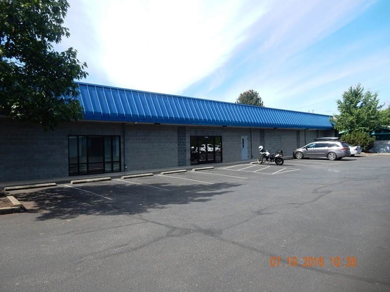 Primary Photo Of 3263 Biddle Rd, Medford Light Distribution For Lease