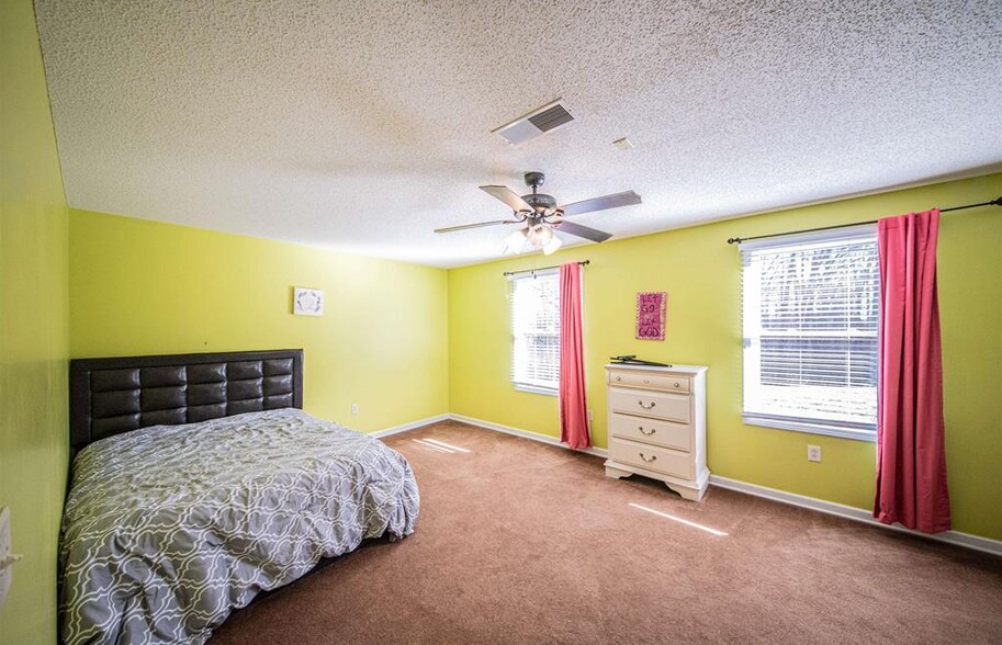 More Photos Of 2025 Clark Line Rd, Paducah Apartments For Sale